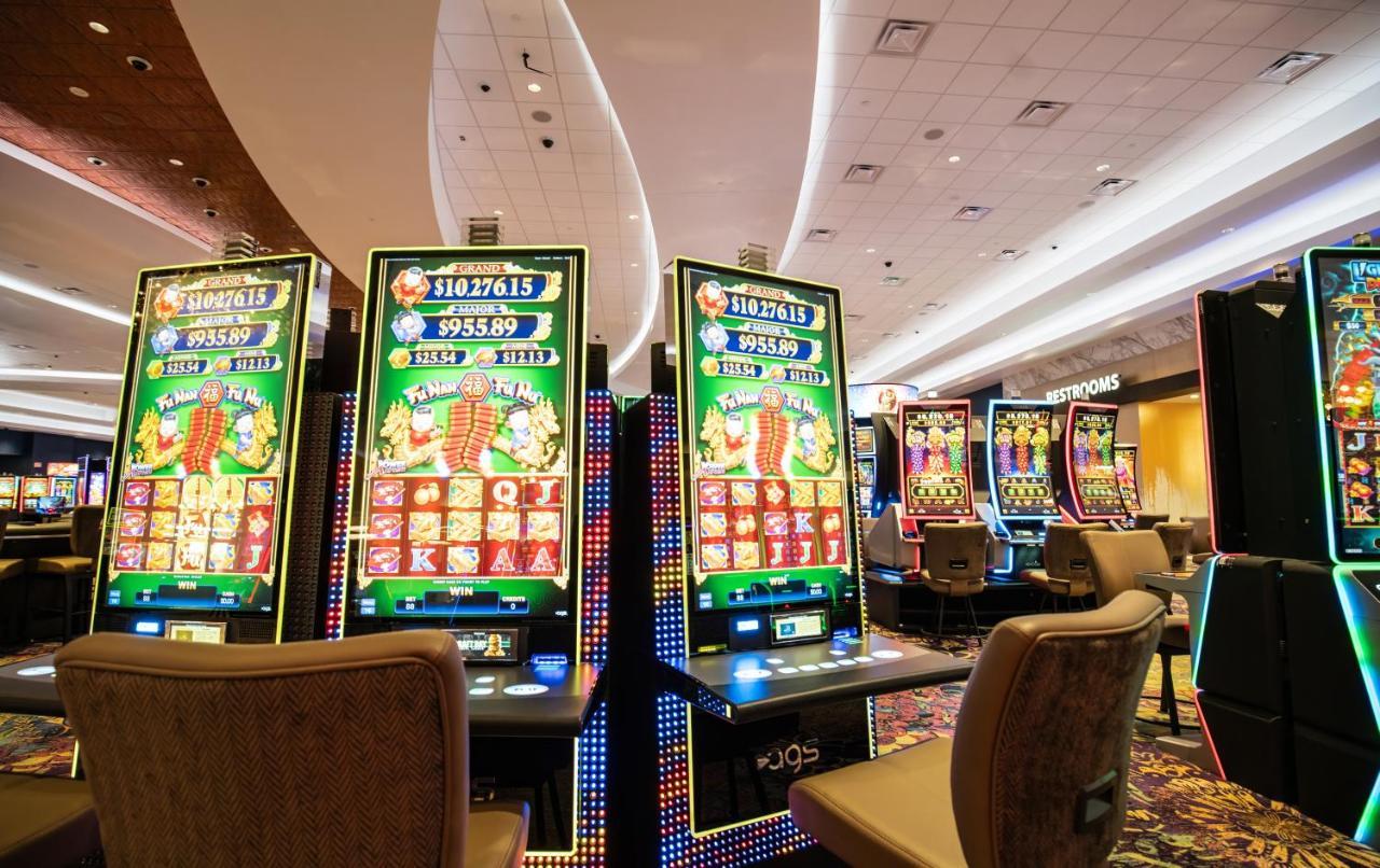 Walker'S Bluff Casino Resort Карбондейл Екстериор снимка