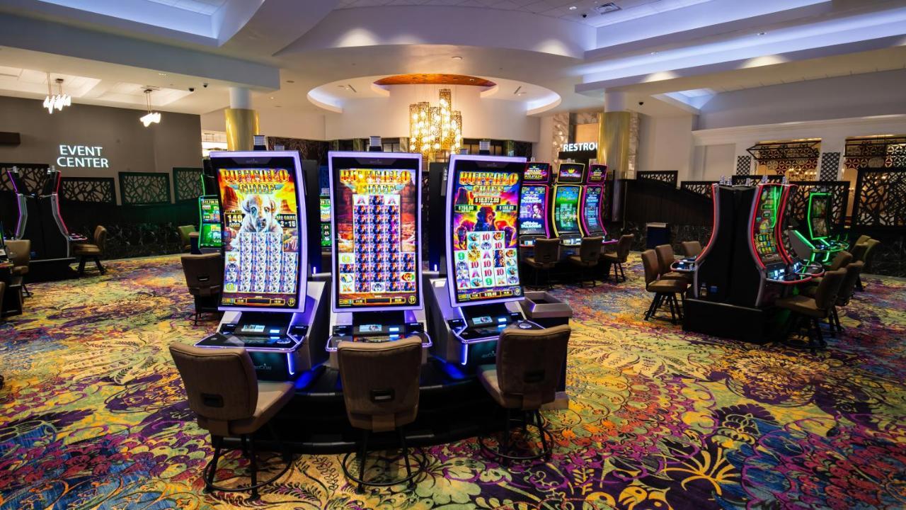 Walker'S Bluff Casino Resort Карбондейл Екстериор снимка